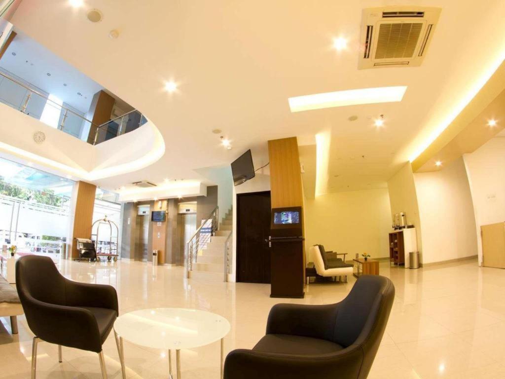 Hotel 88 Grogol By Wh Jakarta Luaran gambar