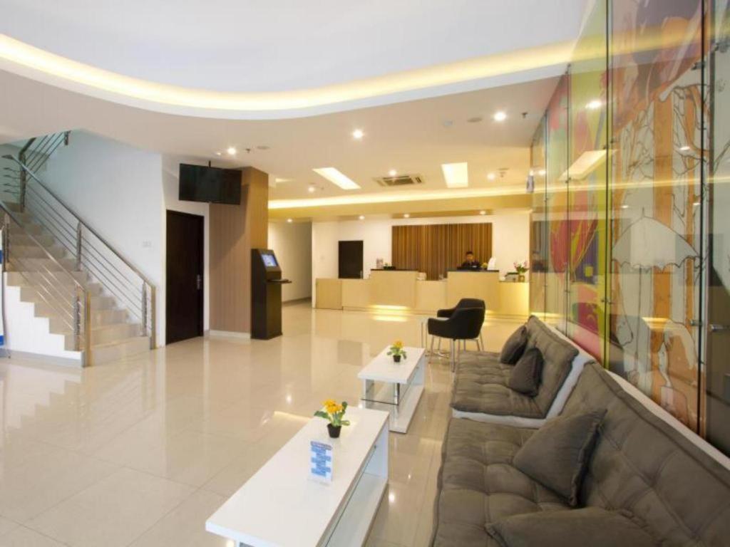 Hotel 88 Grogol By Wh Jakarta Luaran gambar